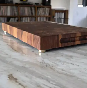 Walnut End Grain Butcher Block — Boreal Relief, Dual Bull’s Head, photo 6