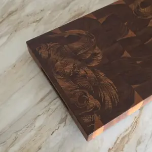 Walnut End Grain Butcher Block — Boreal Relief, Dual Bull’s Head, photo 3