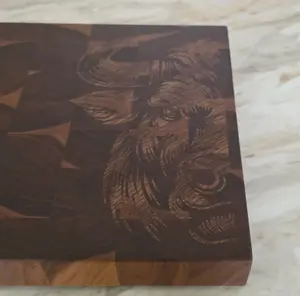Walnut End Grain Butcher Block — Boreal Relief, Dual Bull’s Head, photo 4